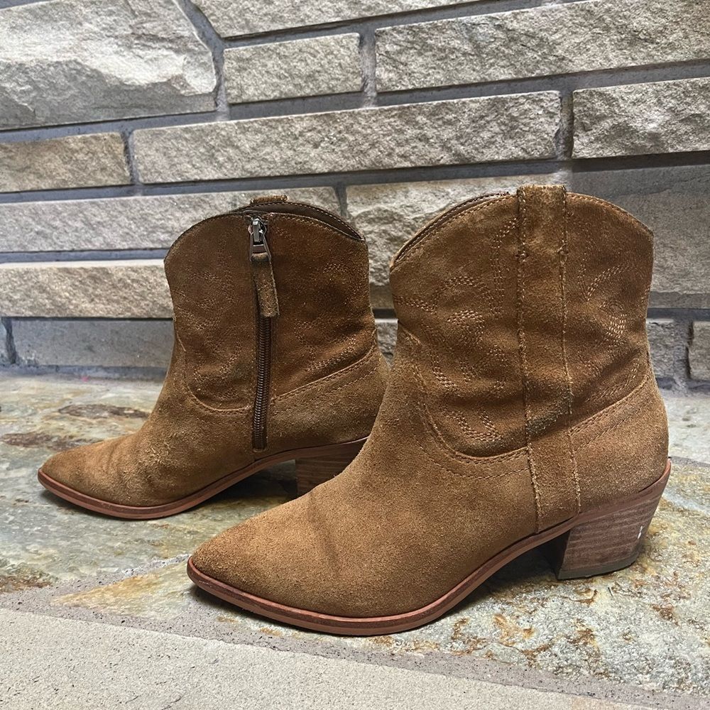 Dolce Vita Solow Suede Pointed Toe Cowboy Western Boots Suede Brown Tan 7.5 - Picture 9 of 12